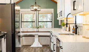 806 Moonlit Ln NW, Acworth, GA 30102