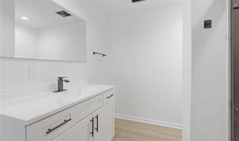 611 3rd St NW, Austin, MN 55912