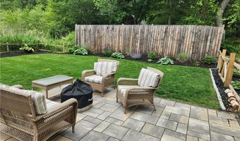 155 Hatchery Rd, North Kingstown, RI 02852