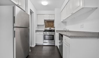 7753 PATRIOT Dr 54, Annandale, VA 22003