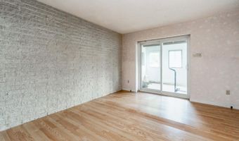 2057 GROVE St, Allentown, PA 18104
