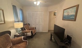 89 Hampton Ave, Albertson, NY 11507