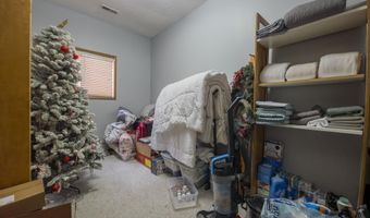 1 W Main St, Albion, IL 62806