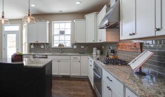705 N Kaspar Ave, Arlington Heights, IL 60004