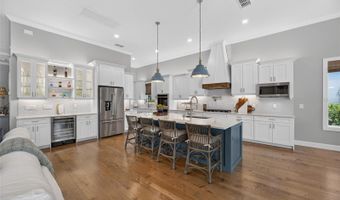 825 MANNS HARBOR Dr, Apollo Beach, FL 33572