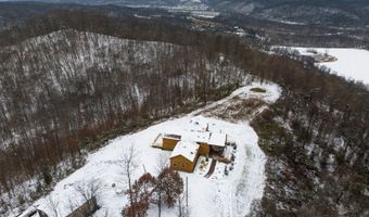 18999 River Rd, Athens, OH 45701