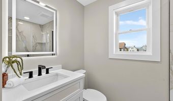 29 W 9TH St, Bayonne, NJ 07002