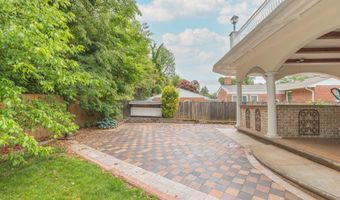 9715 SINGLETON Dr, Bethesda, MD 20817