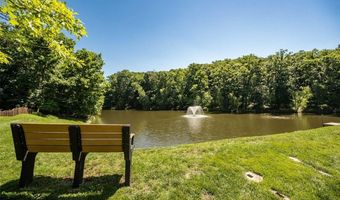 733 Castle Ridge Dr, Ballwin, MO 63021
