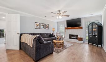 100 HUMMINGBIRD Cir, Alabaster, AL 35007