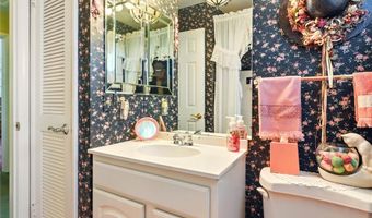 6407 Hiram Ave, Ashtabula, OH 44004