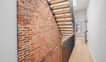 104 W HEATH St, Baltimore, MD 21230