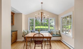 340 Newman Ave, East Providence, RI 02916