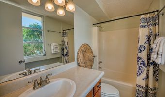 84 PUKIHAE St 205, Hilo, HI 96720