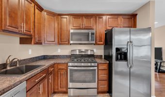 32 Bowline St, Beachwood, NJ 08722