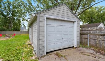 1425 CLARK St, Allouez, WI 54301