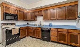 22 Orange St, Athol, MA 01331