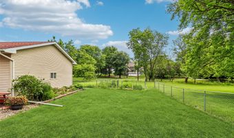 615 10th Ave NW, Altoona, IA 50009