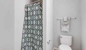 7532- F COXTON Ct 126, Alexandria, VA 22306