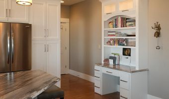 103 Andrews Ct, Alton, IA 51003