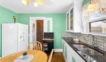 381 Auburn St, Cranston, RI 02910