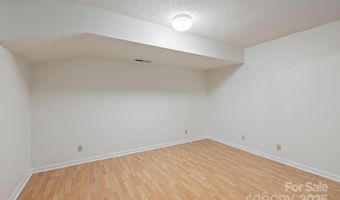 204 Woodfield Dr, Asheville, NC 28803