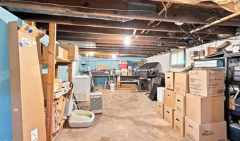 729 Smith St, Algonac, MI 48001