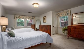 2 Cherry Ln, Bristol, RI 02809