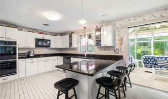 264 Boston Neck Rd, Narragansett, RI 02882