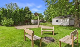 107 Tanglewood Dr, Anderson, IN 46012