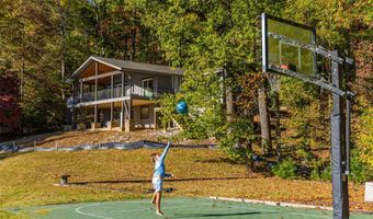 905 Cold Mountain Rd, Lake Toxaway, NC 28747