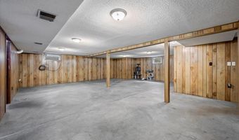 911 Kingsbury St, Belle Fourche, SD 57717