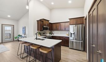 2816 E Hazelnut St, Brandon, SD 57005