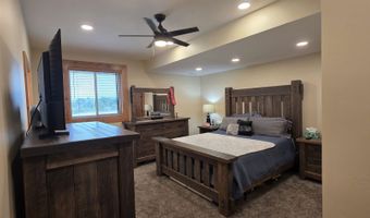 305 Snake River Dr, American Falls, ID 83211