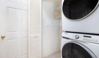 16 Thistle Holw 16, Avon, CT 06001