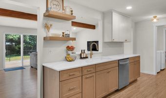1275 ISLAND St, Springfield, OR 97477