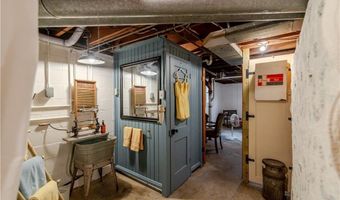 1706 N 2nd St, Atchison, KS 66002