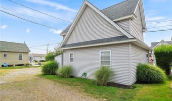 64 Burnside Ave, Narragansett, RI 02882