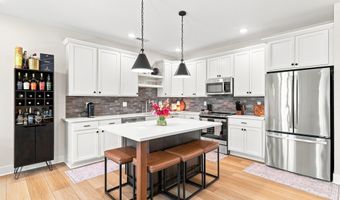 2305 SW Parkway Ln, Ankeny, IA 50023