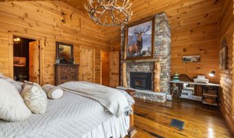 18999 River Rd, Athens, OH 45701