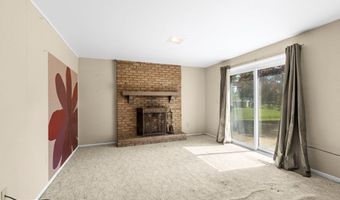 1055 Thomas Dr, Ashland, OH 44805