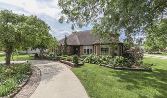 1521 Secretariat Ln, Indianapolis, IN 46217