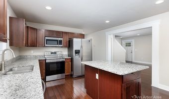 2 Maple Village Ct, Ann Arbor, MI 48103