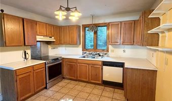 11 Pawtucket Ave, Bristol, RI 02809