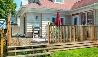 17 Marden St, Cranston, RI 02910