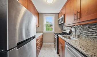 26 S OLD GLEBE Rd 203-B, Arlington, VA 22204
