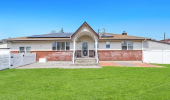 3 Dubois Ave, Amityville, NY 11701