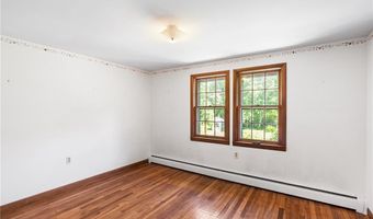 105 Fairfield Dr, North Kingstown, RI 02852