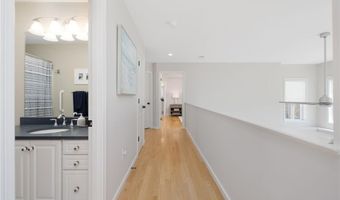 61 Schooner Cove Ln, Narragansett, RI 02882