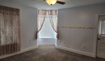 205 N Hundley St, Albany, MO 64402